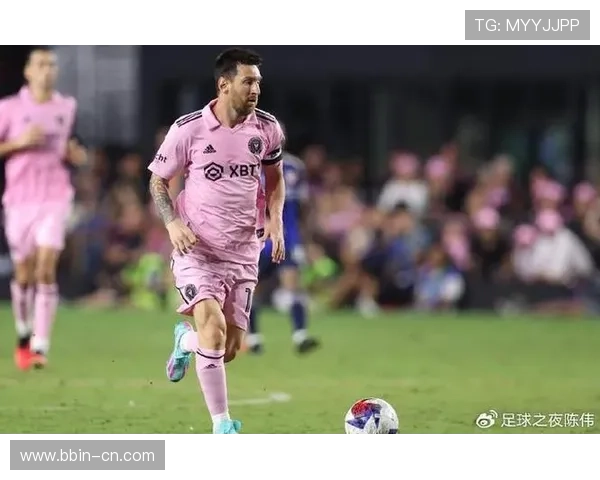 梅西带伤坚持打满全场 展现无畏敬业精神感动无数球迷 梅西带伤坚持打满全场 展现无畏敬业精神感动无数球迷